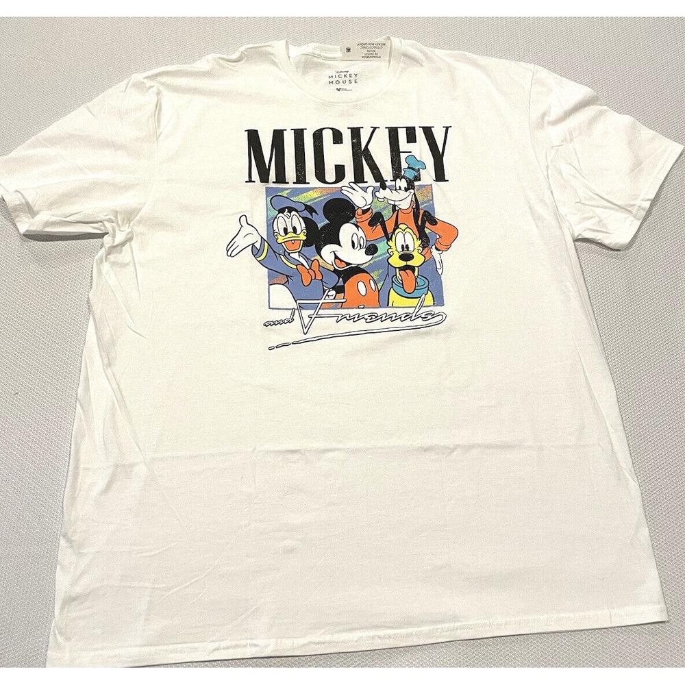 White Graphic T-Shirt Disney Mickey Mouse and Friends Group Size 2XL 50/52